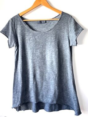 TINA Stephens Opal Hi Lo Crew Neck Tee (BSS126) in ENZYME GREY